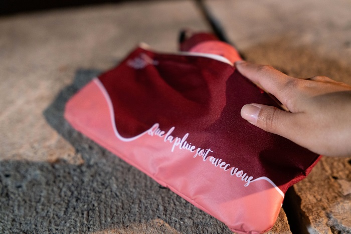 Beau Nuage innovative foldable umbrella with patented absorbent cover Beau Nuage innovative foldable umbrella with patented absorbent cover